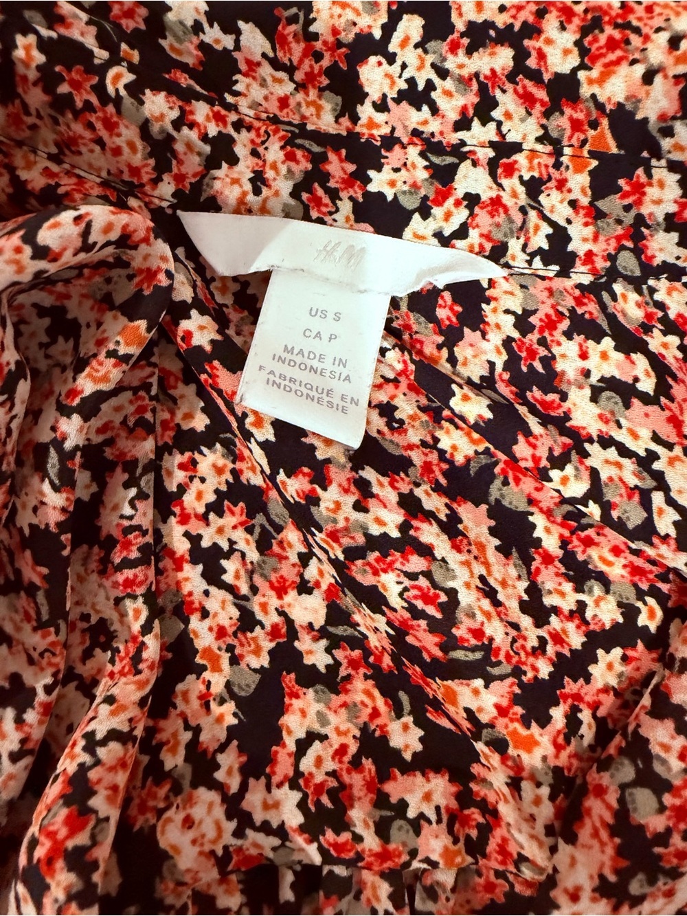 H&M Floral Button-Up Blouse in Black, Pink and Cream - Picture 7 of 7